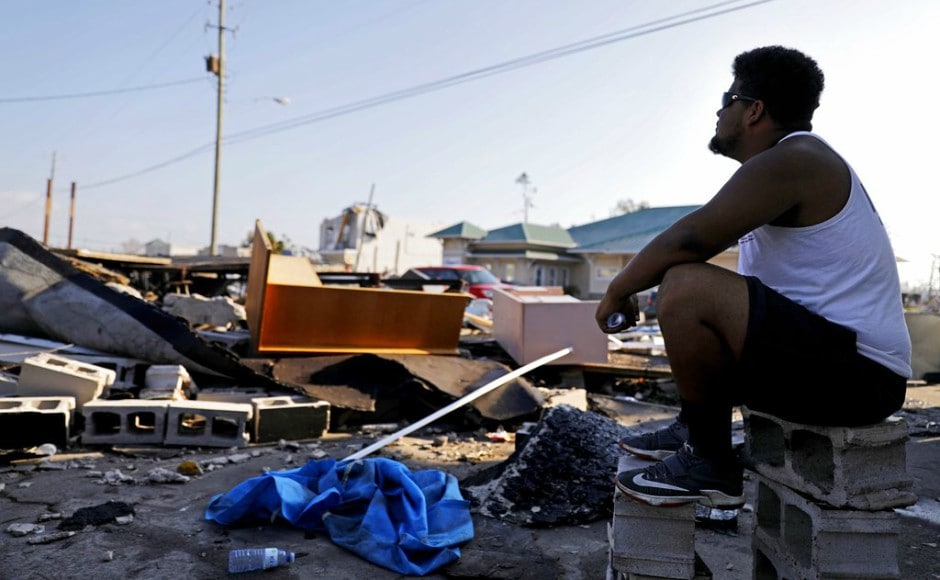 Nearly 1,90,000 homes and businesses remained without power in Southeast US, with residents of battered coastal towns forced to cook on fires and barbecue grills. AP Nearly 1,90,000 homes and businesses remained without power in Southeast US, with residents of battered coastal towns forced to cook on fires and barbecue grills. AP